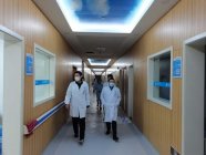 赵靖平教授会诊实录：逃避现实、沉湎过去，被精神疾病缠住的她们……