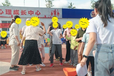 <b>亲子运动会，快乐共分享！这里的“六一”充满童趣和欢乐……</b>